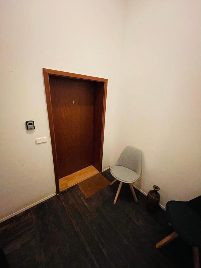 Retro Appartement Im Herzen Von Koeln Deutz Exterior foto