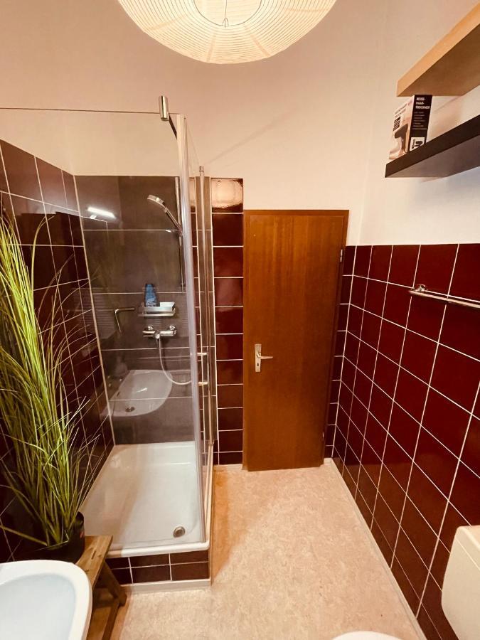 Retro Appartement Im Herzen Von Koeln Deutz Exterior foto