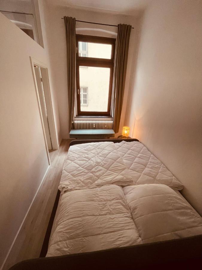 Retro Appartement Im Herzen Von Koeln Deutz Exterior foto