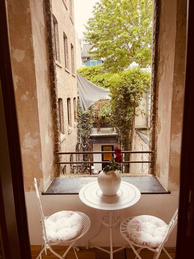 Retro Appartement Im Herzen Von Koeln Deutz Exterior foto
